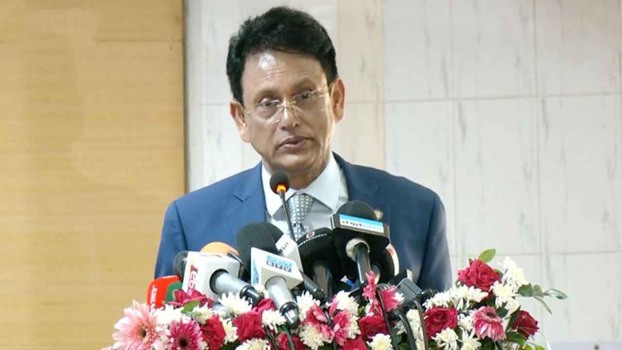 ‘সুষ্ঠু হচ্ছে এসএসসি পরীক্ষা, প্রশ্নফাঁসের গুজবে কান দেবেন না’