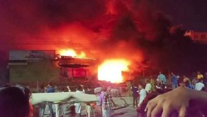 নারায়ণগঞ্জে ঝুটের গুদামে আগুন, নিয়ন্ত্রণে ৮ ইউনিট