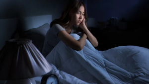 অচেনা জায়গায় রাতে ঘুম আসে না? কারণ জানলে চমকে যাবেন