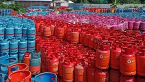 ২১২ টাকা বাড়িয়ে এলপিজির নতুন দাম ১ হাজার ৯৪০ টাকা