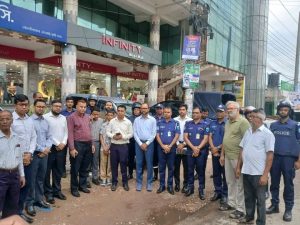 দ্রব্যমূল্য নিয়ন্ত্রণে শহরের পশ্চিম বাজার ও কুসুমবাগে অভিযান