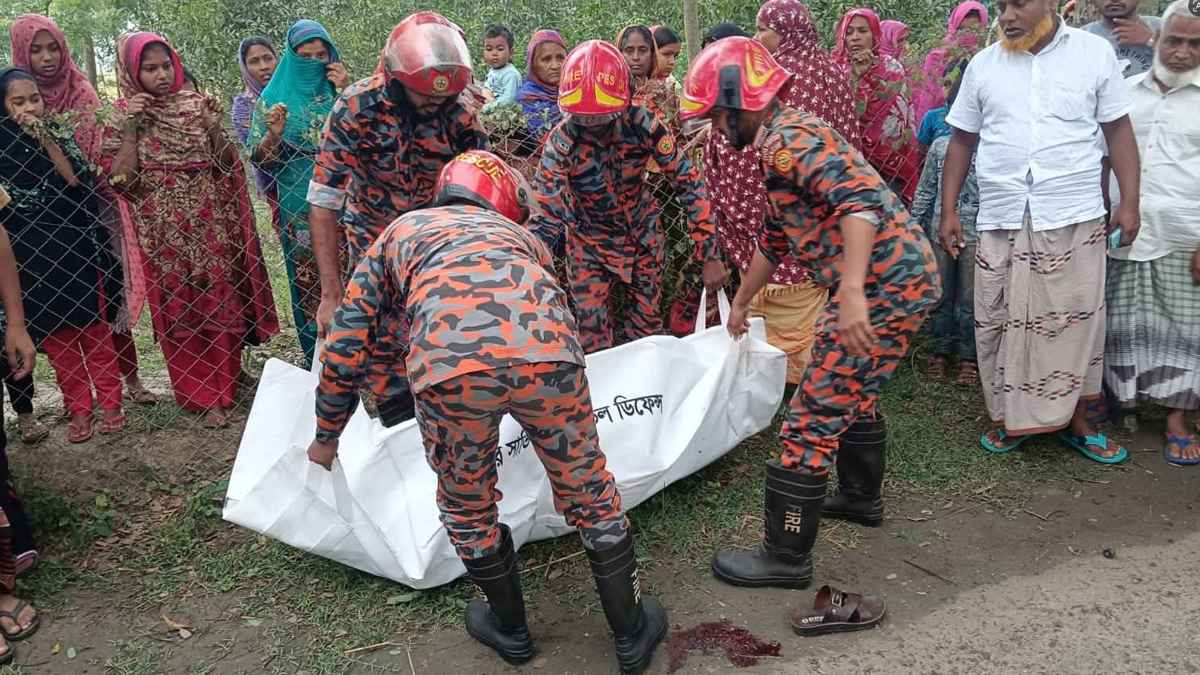 নাচোলে তিন যানবাহনের সংঘর্ষে ২ মোটরসাইকেল আরোহী নিহত