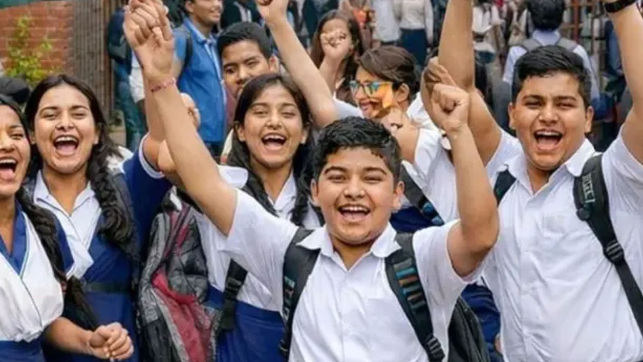 শিক্ষার্থীদের জন্য আসছে লম্বা ছুটি