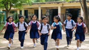 আজ থেকে প্রাথমিক বিদ্যালয়ে টানা ১৫ দিনের ছুটি শুরু