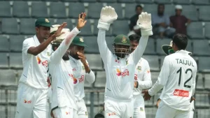 পাকিস্তানকে হোয়াইটওয়াশ করতে শেষ দিনে বাংলাদেশের প্রয়োজন ৩ উইকেট