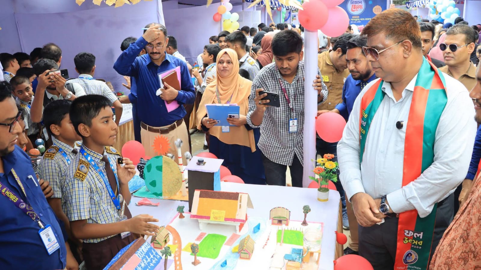 নরসিংদী রেসিডেন্সিয়াল হাই স্কুলে ‘দ্য গ্র্যান্ড সায়েন্স এক্সপো’ অনুষ্ঠিত