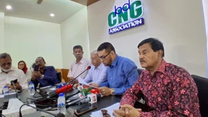সিএনজি স্টেশন মালিকদের কমিশন ৮ টাকা থেকে ১৪ টাকা করার দাবি