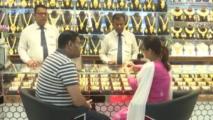দাম কমার পর আজ যে দামে বিক্রি হচ্ছে স্বর্ণ