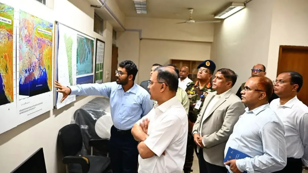 মহাকাশ গবেষণা প্রতিষ্ঠান ‘স্পারসো’ আকস্মিক পরিদর্শনে প্রধানমন্ত্রী